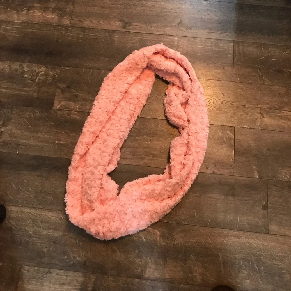 Infinity‎ Scarf NWOT